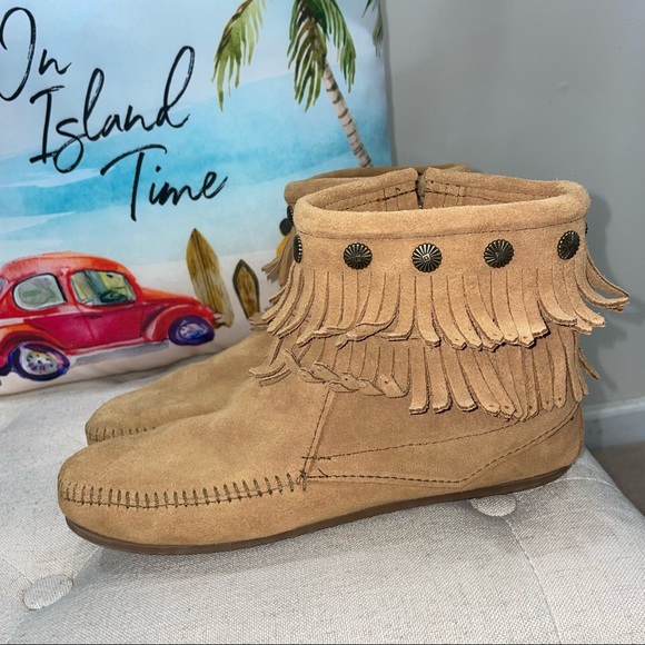 Minnetonka Moccasins Double Fringe Side Zip Taupe Suede Boots Size 8.5 - Picture 5 of 12